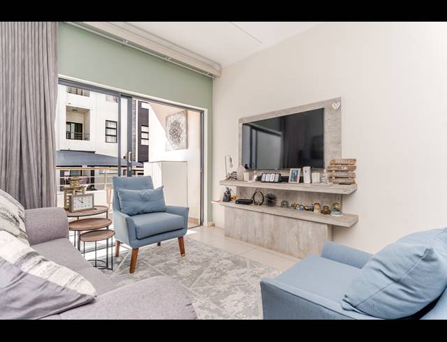 2 BEDROOM APARTMENT FOR SALE IN HALFWAY HOUSE